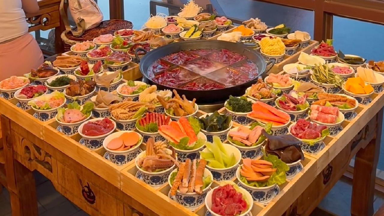 Chongqing-specialty-dishes.jpg Chongqing-specialty-dishes.jpg